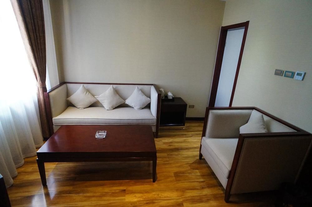 Sunshine Holiday Hotel Liaocheng Esterno foto
